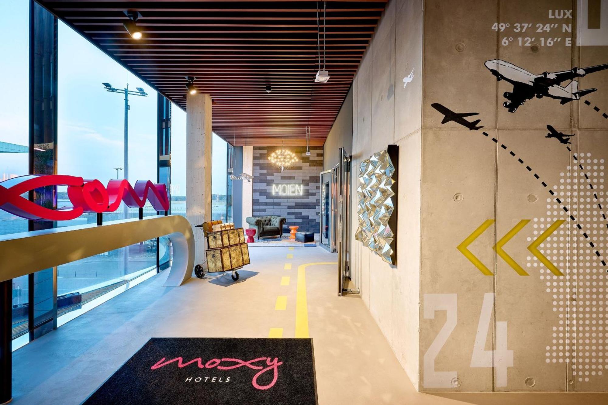 Moxy Luxembourg Airport Ξενοδοχείο Εξωτερικό φωτογραφία